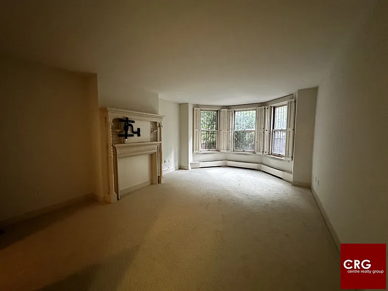 387 Commonwealth Ave #B4D — Photo 4