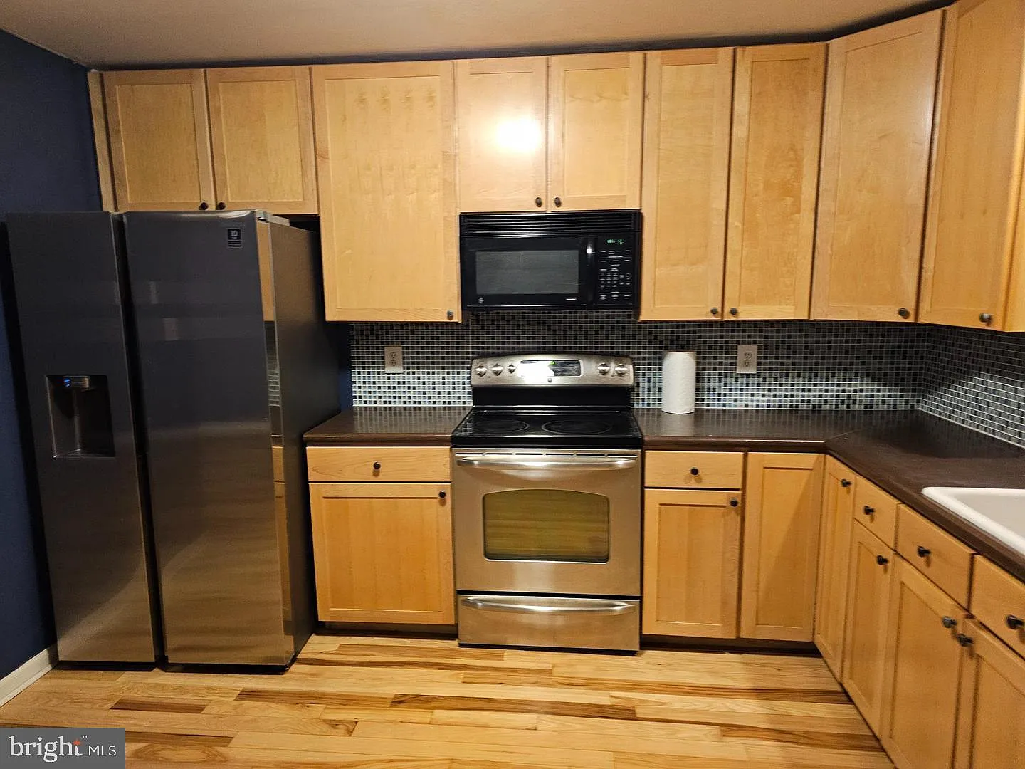 3 bed, 2.5 bath, 1820 sqft, $2,650 — Photo 2