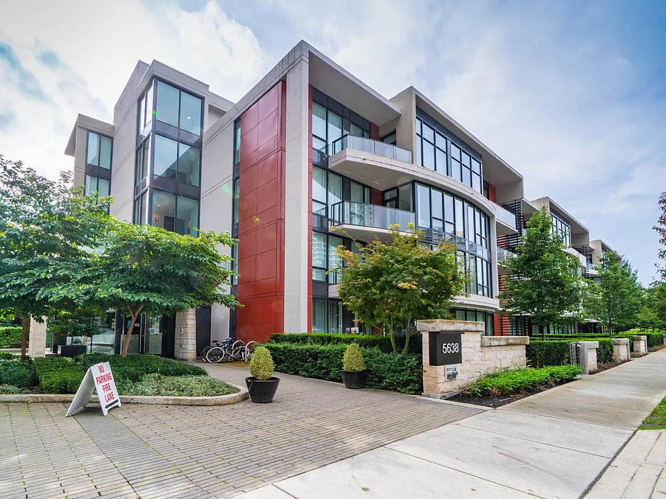 5638 Birney Ave #205
