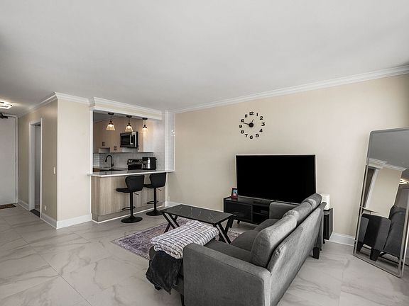 4th image of 5445 N Sheridan Rd APT 2109