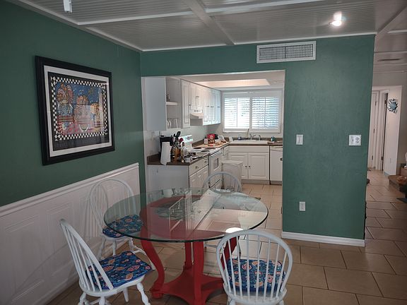 4th image of 4011 Saxon Dr