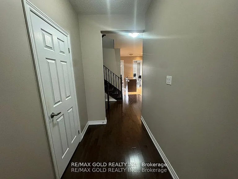 244 Sky Harbour Dr — Photo 6
