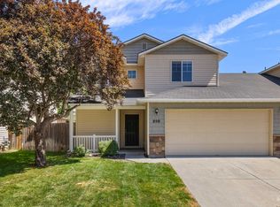 898 N Clara Ave, Meridian, ID 83642