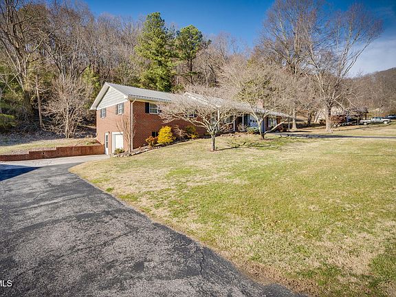 2nd image of 111 Echo Hills Dr
