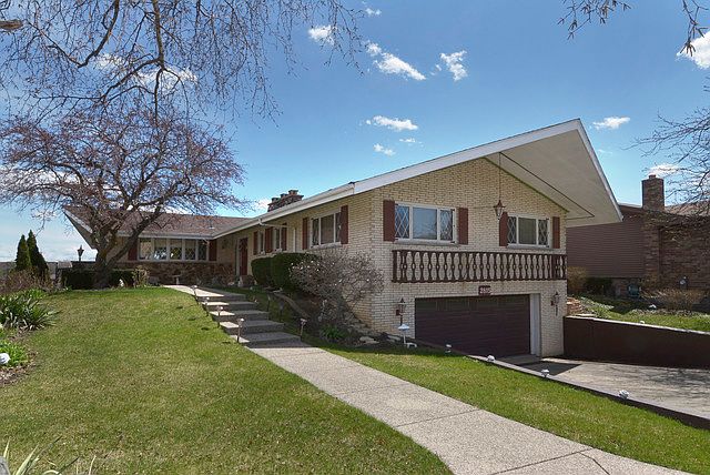 1st image of 2815 S Briarwood Dr W