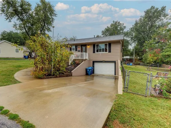 205 Ridgeway Ave, Excelsior Springs, MO 64024