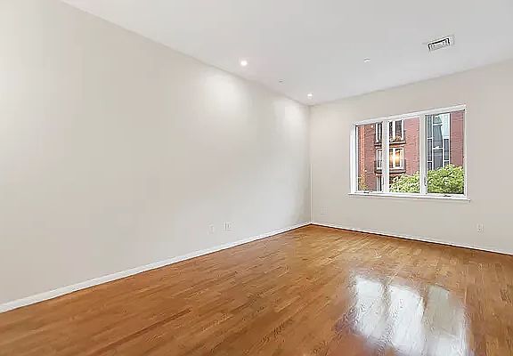 3rd image of 359 15th St APT 3B
