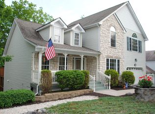 344 Rolling Hills Dr, East Stroudsburg, PA 18302