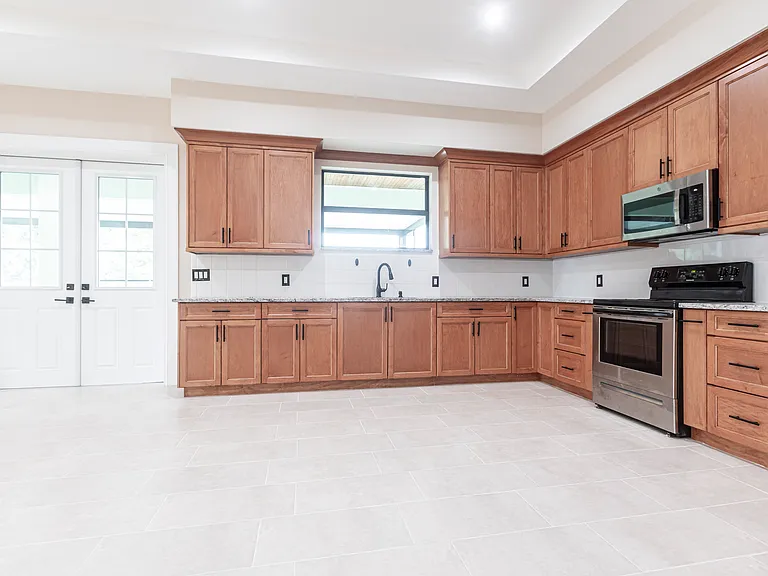 10295 Carolina St — Photo 16