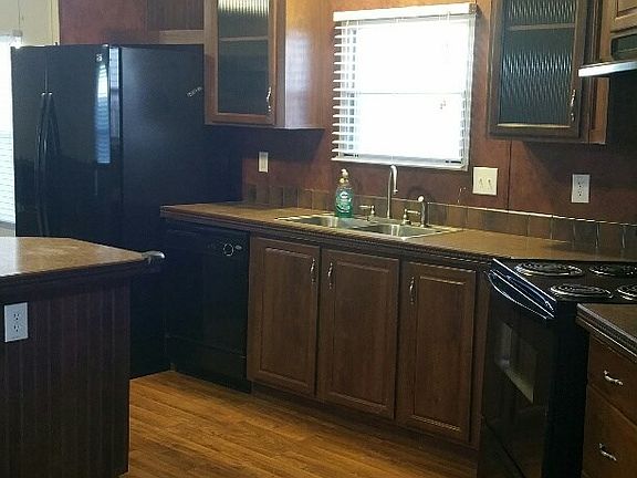 5th image of 1110 Mockingbird Ln
