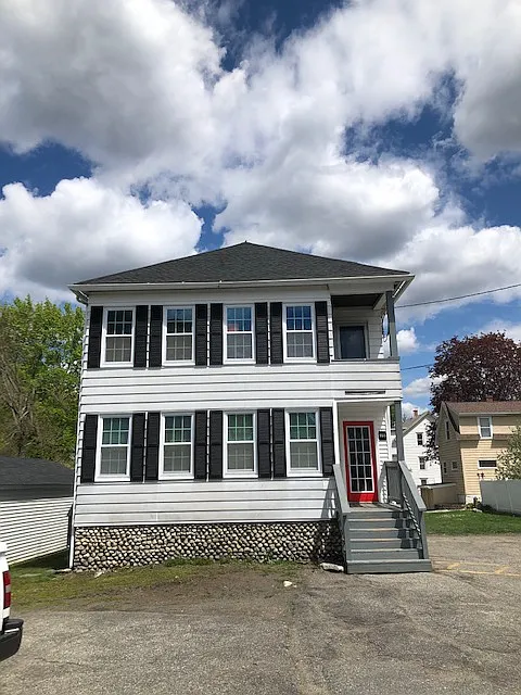 93 1/2 Lake St #1