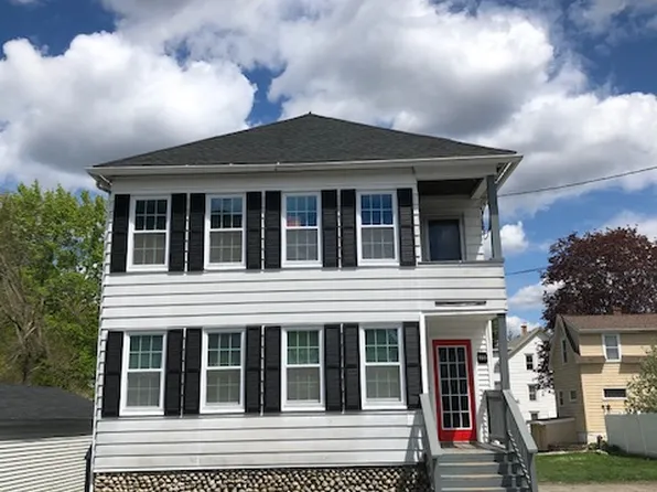 93 1/2 Lake St #1, Webster, MA 01570