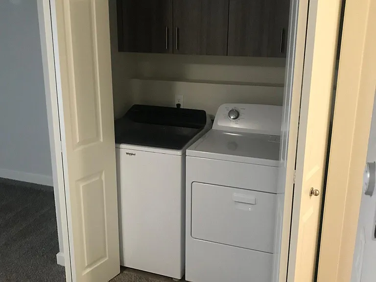2319 W Compass Dr — Photo 2