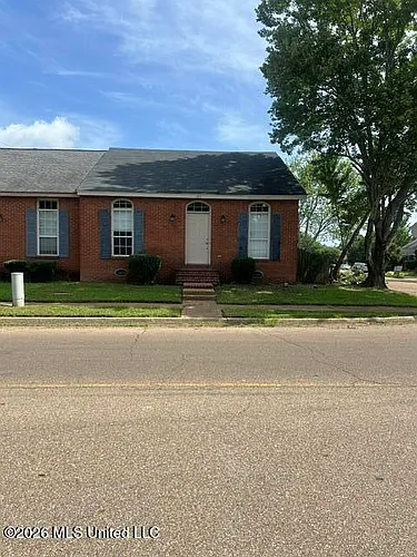 105 Northtown Dr Photo 1