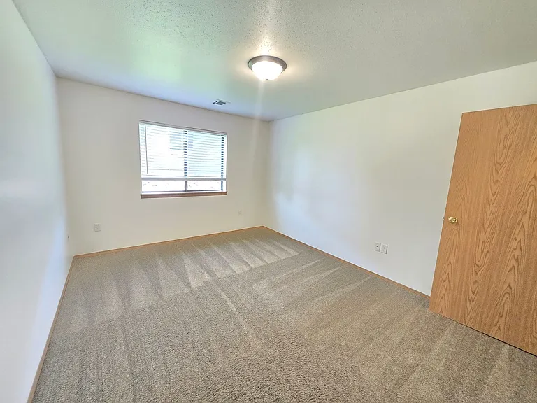 3225 S Sycamore — Photo 11