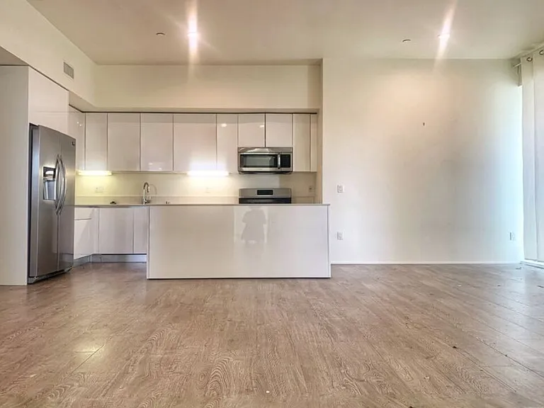 1038 S Mariposa Ave #101 — Photo 17