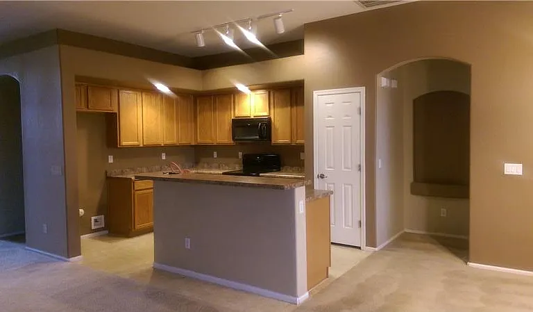 20489 N Santa Cruz Dr — Photo 4