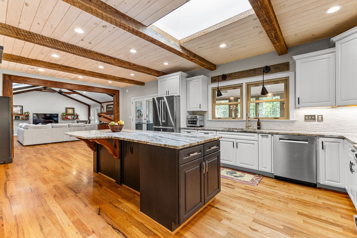 next background image