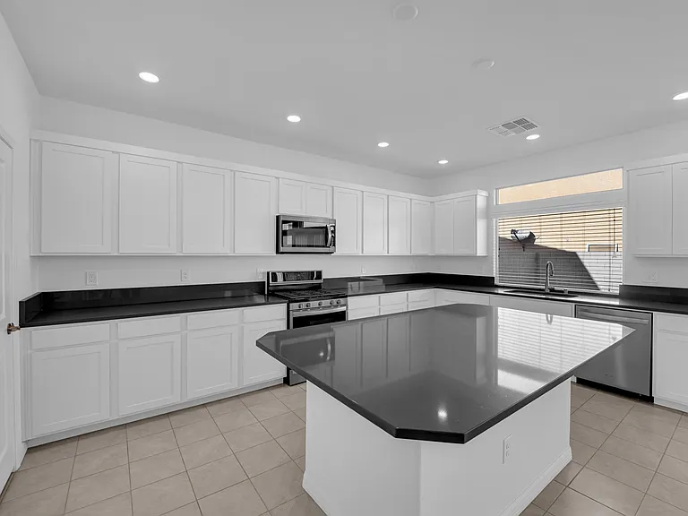 650 Steep Canyon Ave — Photo 13