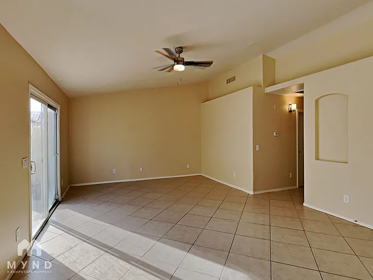 8520 W Palm Ln #1093 — Photo 6