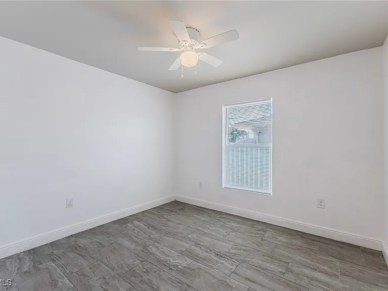 2403-2405 Maple Ave — Photo 6