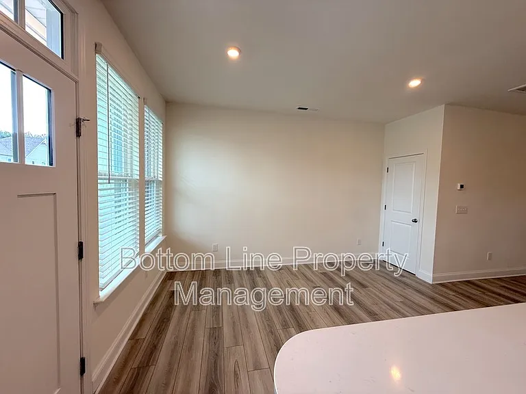 1520 Cedar Tree Dr — Photo 3