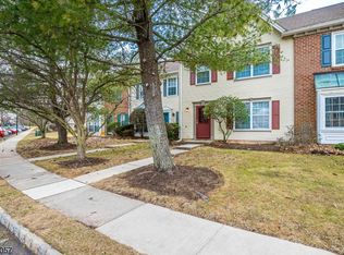 8 Townsend Ct #193, Franklin Park, NJ 08823