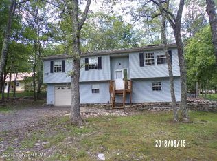 2208 Cramer Rd, Bushkill, PA 18324