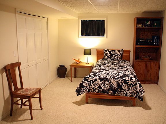 LOWER LEVEL BEDROOM