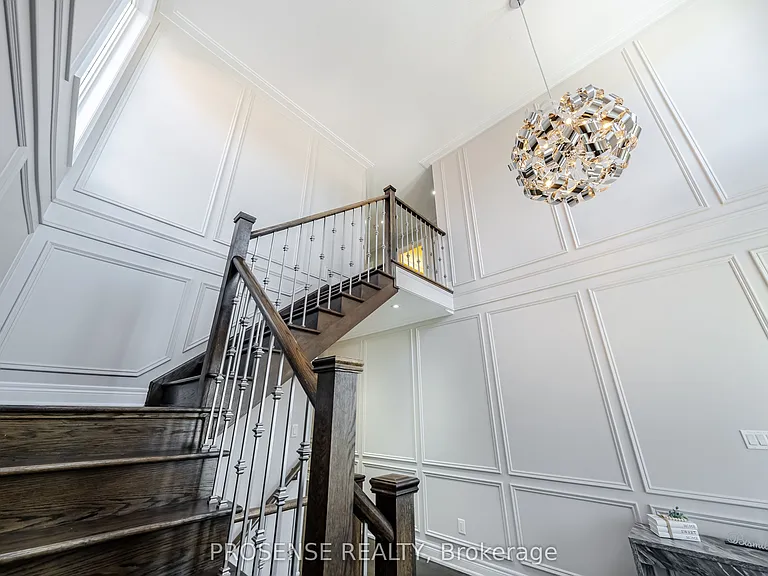 8 Macbean Cres — Photo 7