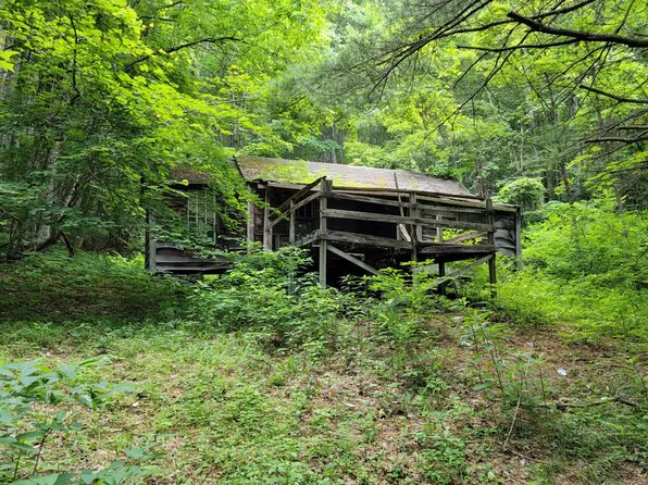 Hidden Hollow Ln, Troutdale, VA 24378