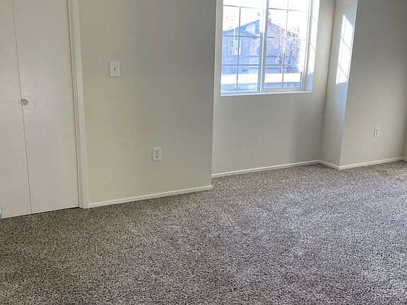 4th image of 600 Hosking Ave Unit 21