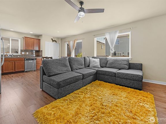4th image of 6126 86th Avenue NE
