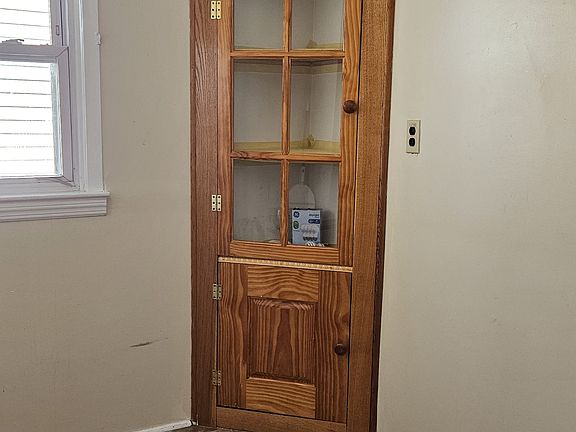 5th image of 66 Elm St Fl 2nd