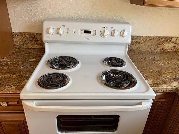4th image of 949 N Vineyard Ave APT 1