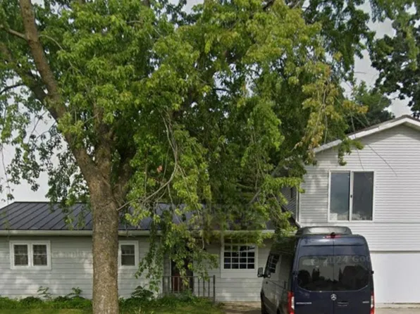 402 Booth St, Fox Lake, WI 53933