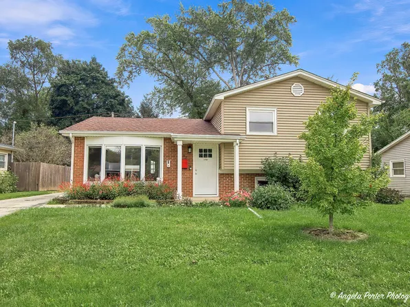 637 N Greenview Ave, Mundelein, IL 60060