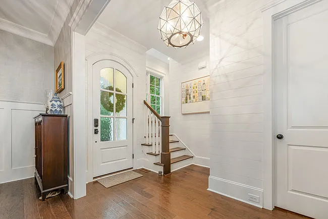 4 bed, 3.5 bath, 3281 sqft, $8,500 — Photo 3