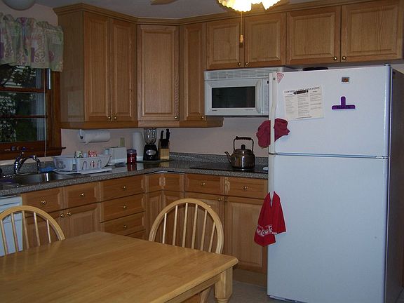 Eat-In Kitchen