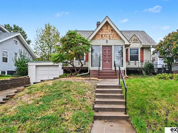 5816 Pacific St, Omaha, NE 68106