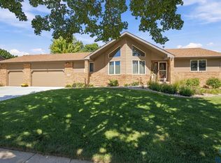 2908 E 51st St, Sioux Falls, SD 57103
