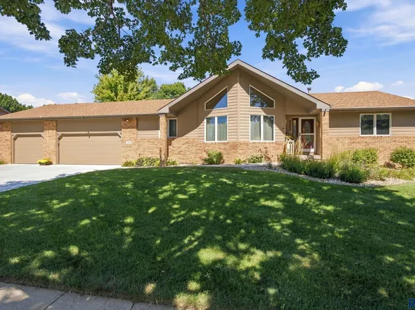 2908 E 51st St, Sioux Falls, SD 57103