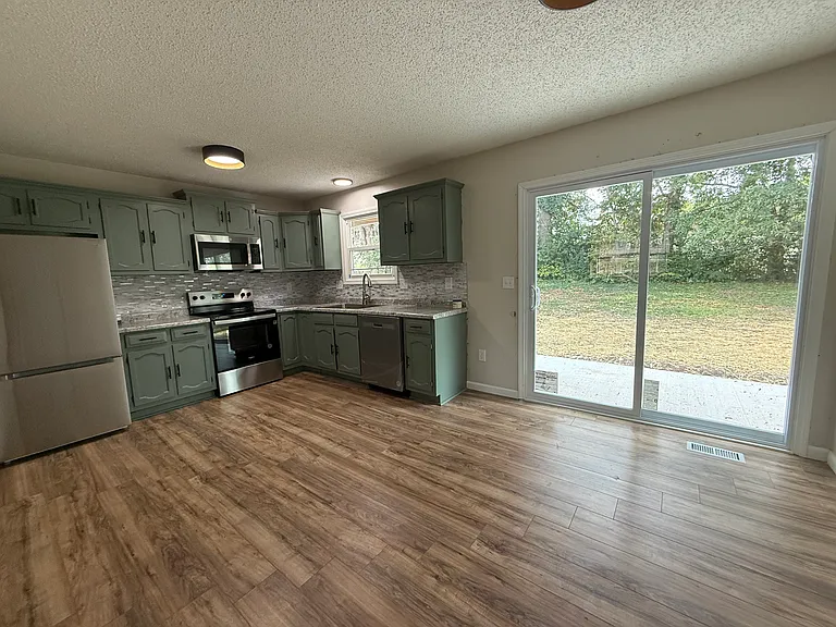 1905 Teal Dr — Photo 11