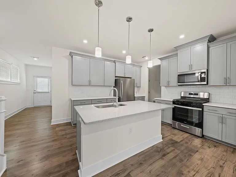 463 Autumn Rain St — Photo 6
