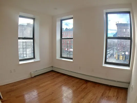 Rented by Uptown Flats LLC | media 24