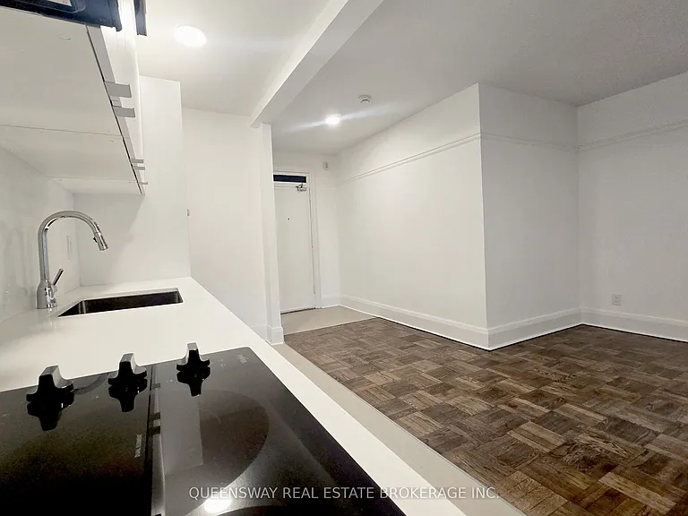 110 Wellesley St E #508 — Photo 4