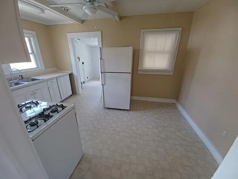 2500 Constance St #B — Photo 6
