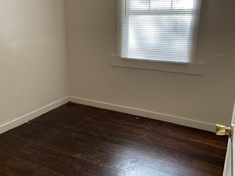 2nd image of 2441 Knox Dr