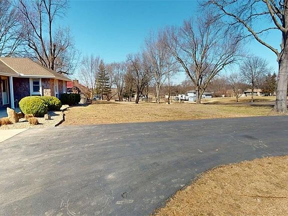 4th image of 15293 Skyway Dr