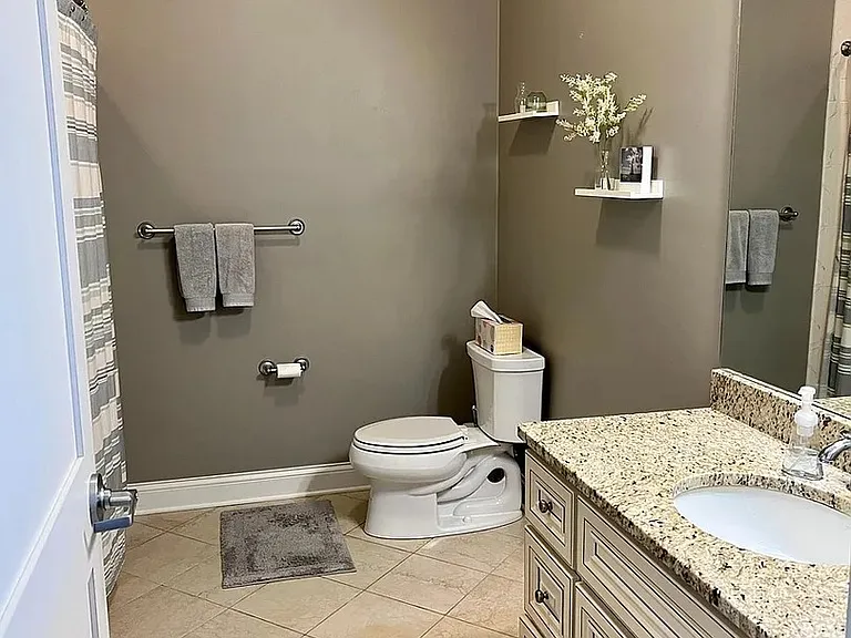 2352 W Byron St #301 — Photo 14
